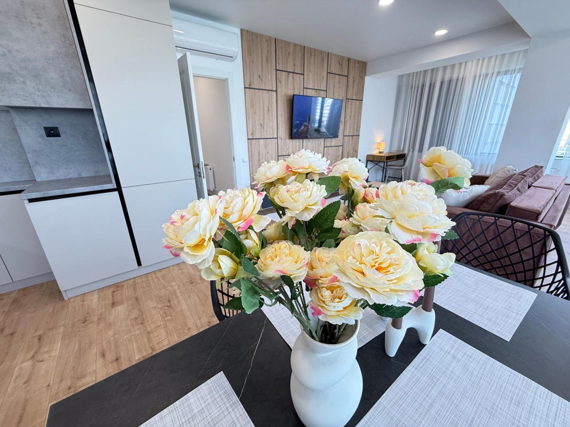 Rentnow Large And Cozy Apartment In The Center, Parking Кишинёв Экстерьер фото