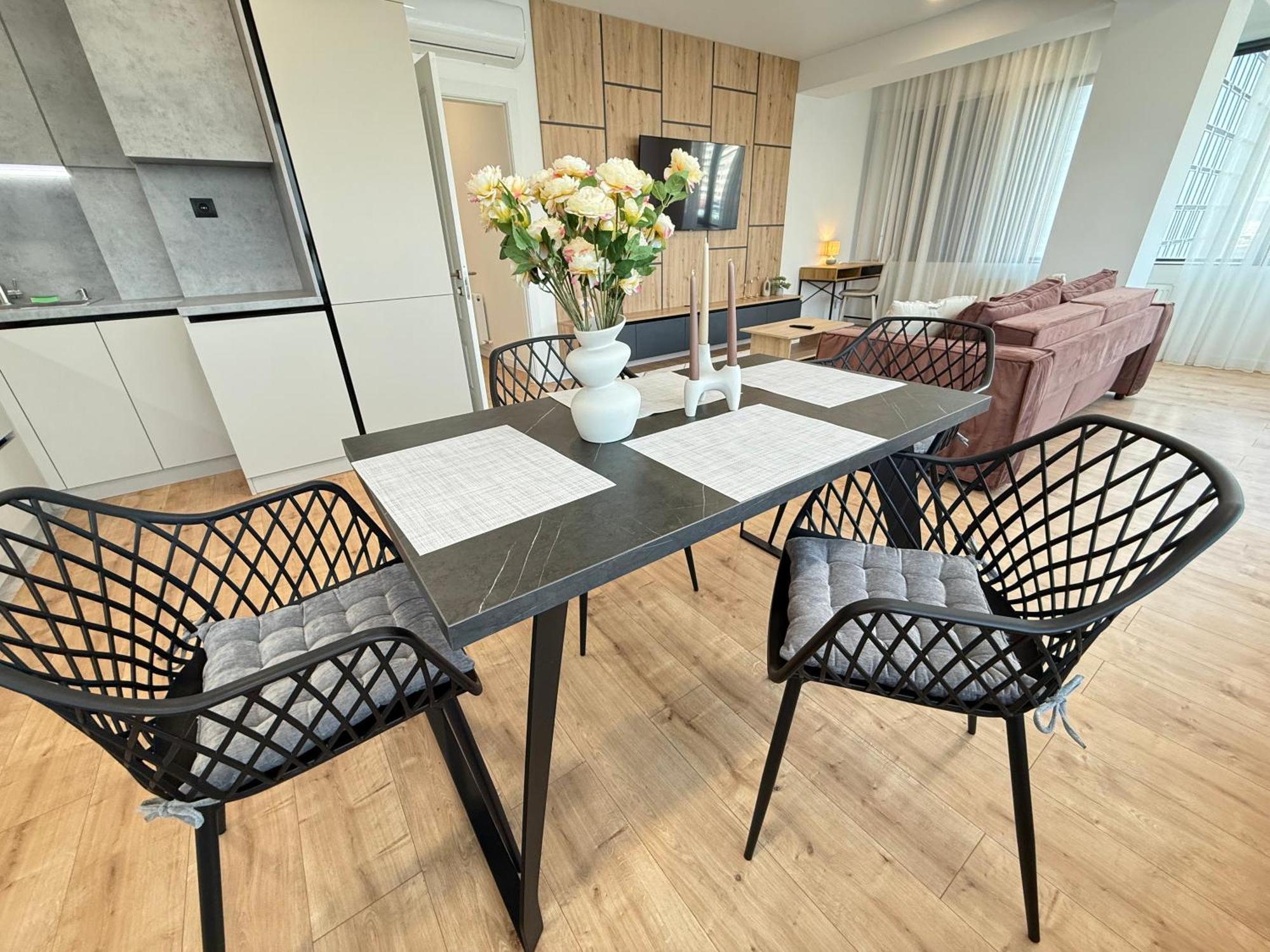Rentnow Large And Cozy Apartment In The Center, Parking Кишинёв Экстерьер фото