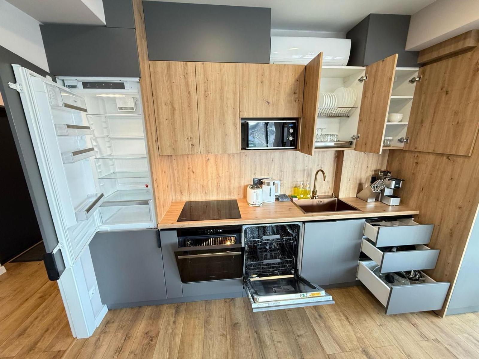 Rentnow Large And Cozy Apartment In The Center, Parking Кишинёв Экстерьер фото